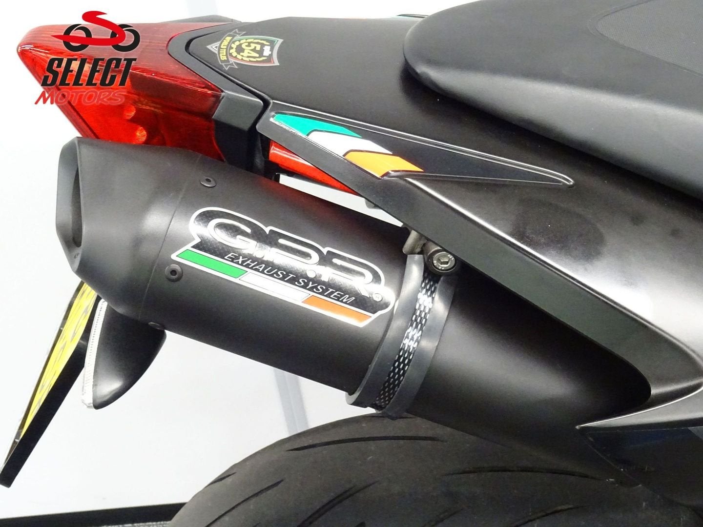 PRACHTIGE APRILIA DORSODURO 900 ABS SMV 900  (2018), 2 cilinders, Motorrijbewijs A, Meer dan 35 kW, APRILIA
