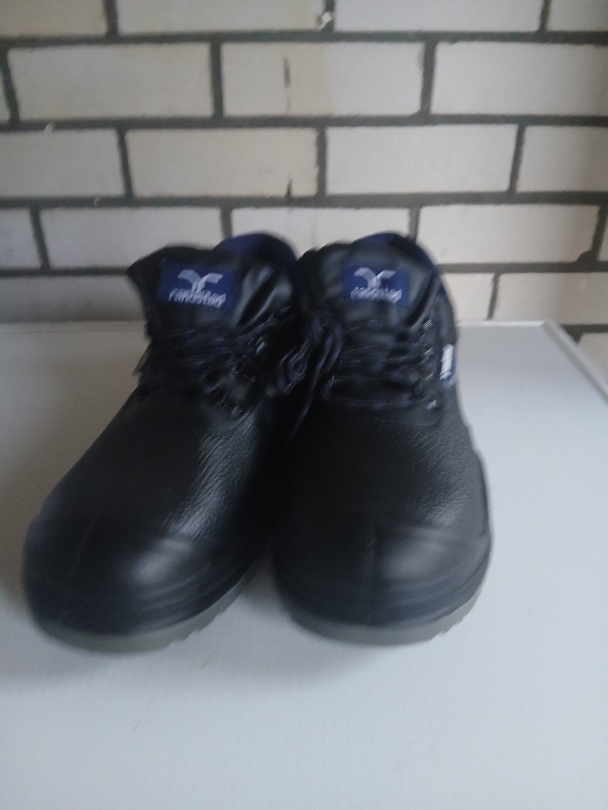 Werk schoenen maat 43 met stalen neus, Ophalen, Nieuw, Zwart