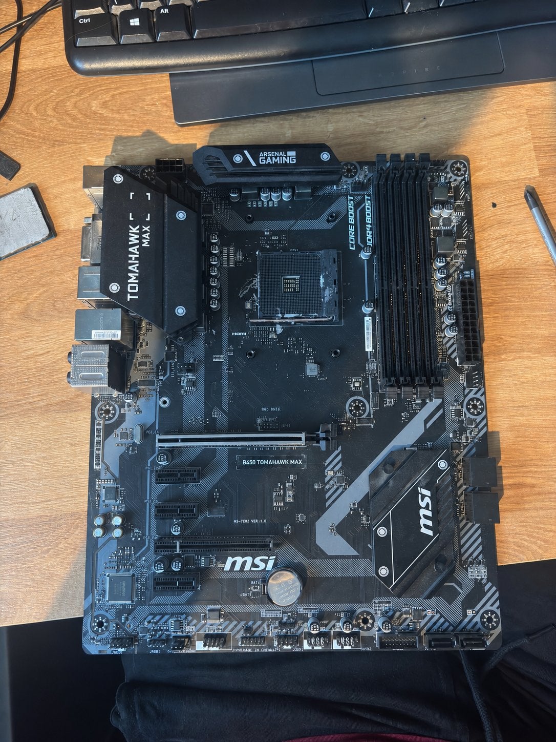 MSI B450 Tomahawk MAX, Computers en Software, Moederborden, Ophalen, Niet werkend, AMD, DDR4