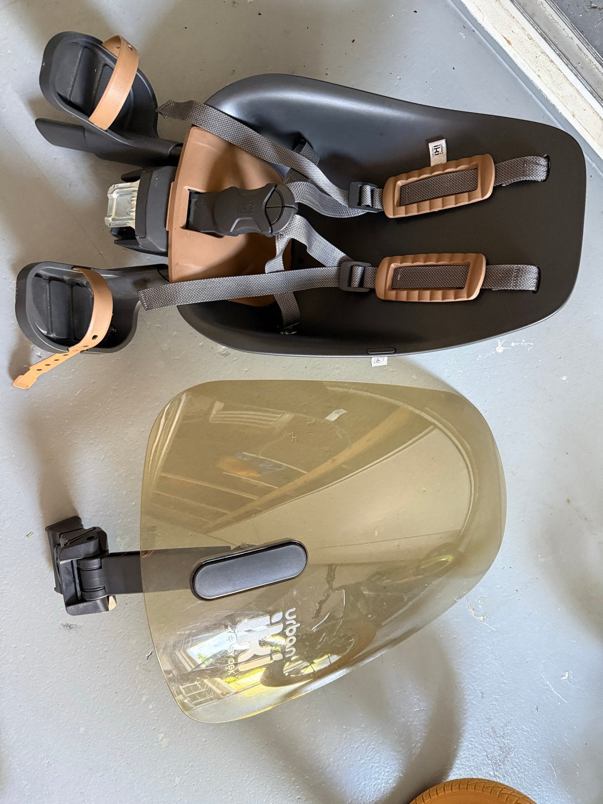 Urban Iki voorzitje met windscherm - nette staat, Fietsen en Brommers, Ophalen, Gebruikt, 0 t/m 13 kg, Voorzitje