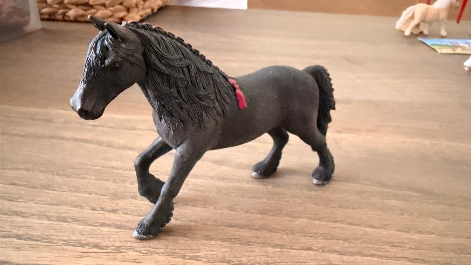 Schleich Friese merrie paard - Zo goed als nieuw, Ophalen of Verzenden, Zo goed als nieuw