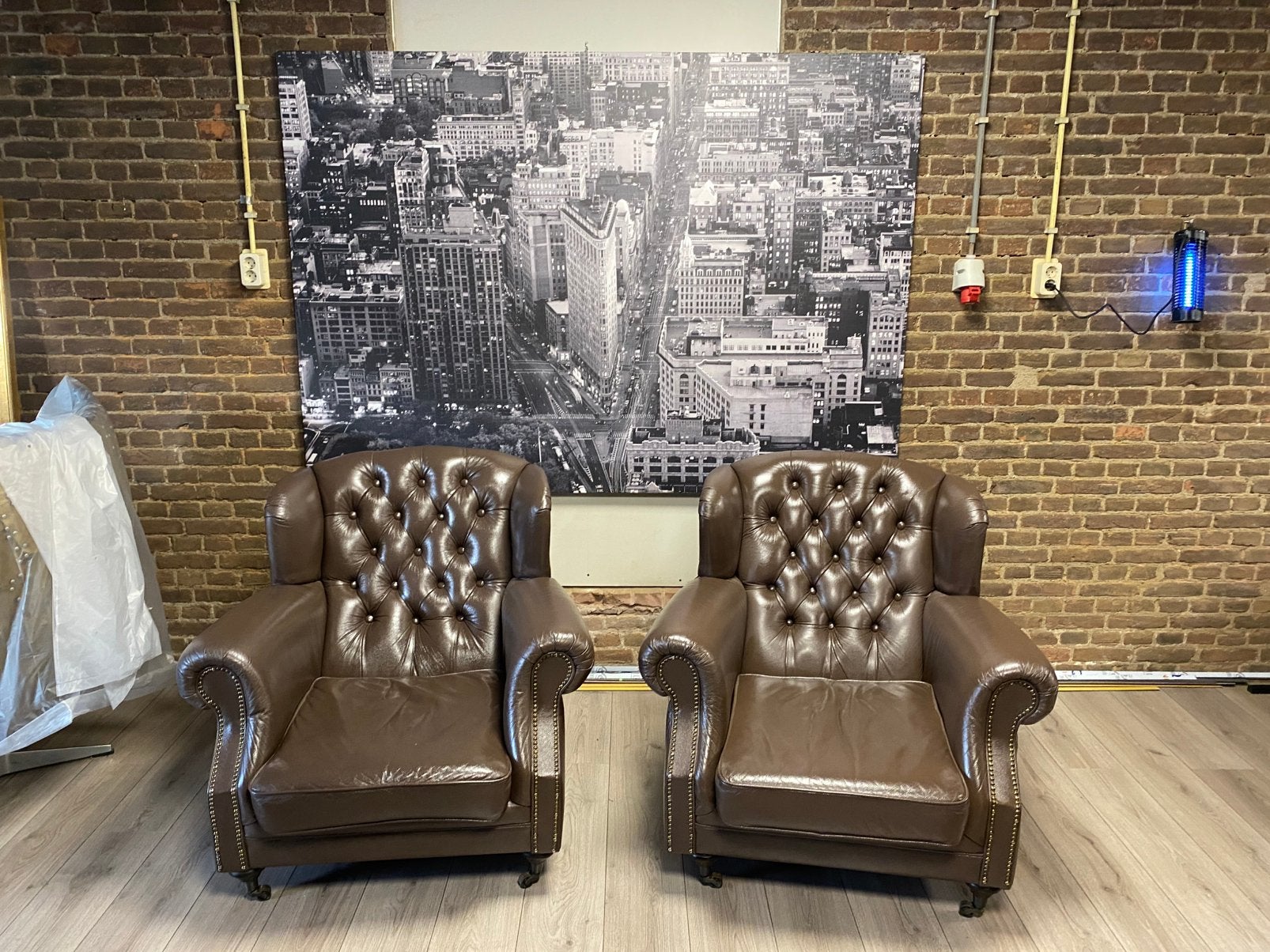 2 x Chesterfield Bruin leren Oorfauteuils !!!, Huis en Inrichting, Fauteuils, Ophalen, Gebruikt, Chesterfied, Chesterfield