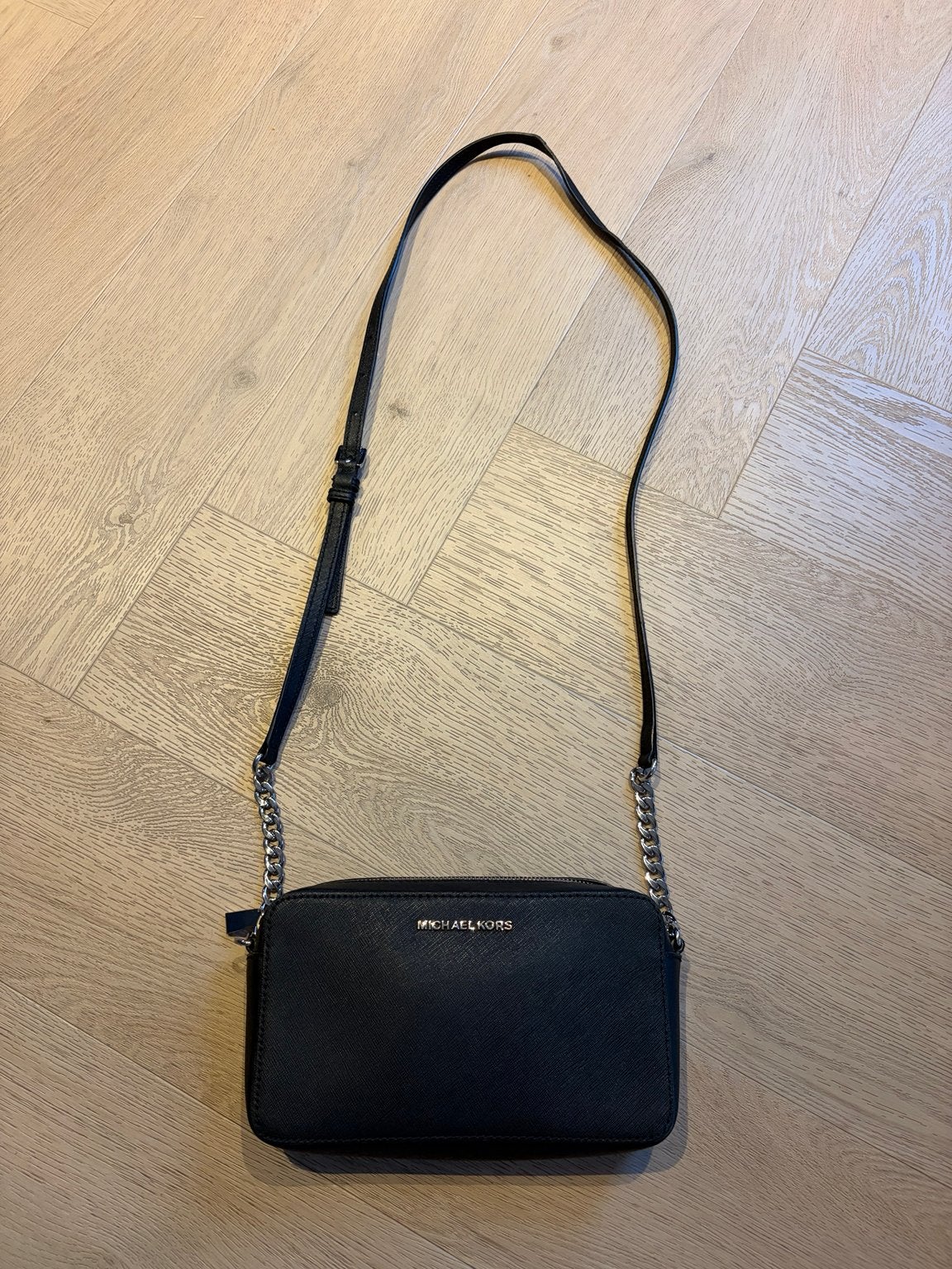 Michael Kors Tasje - Zwart Schoudertasje, Ophalen of Verzenden, Zo goed als nieuw, Zwart, Schoudertasje