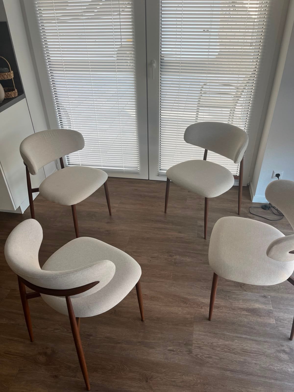 te koop 4 stoelen, Ophalen, Wit, Zo goed als nieuw, Vier