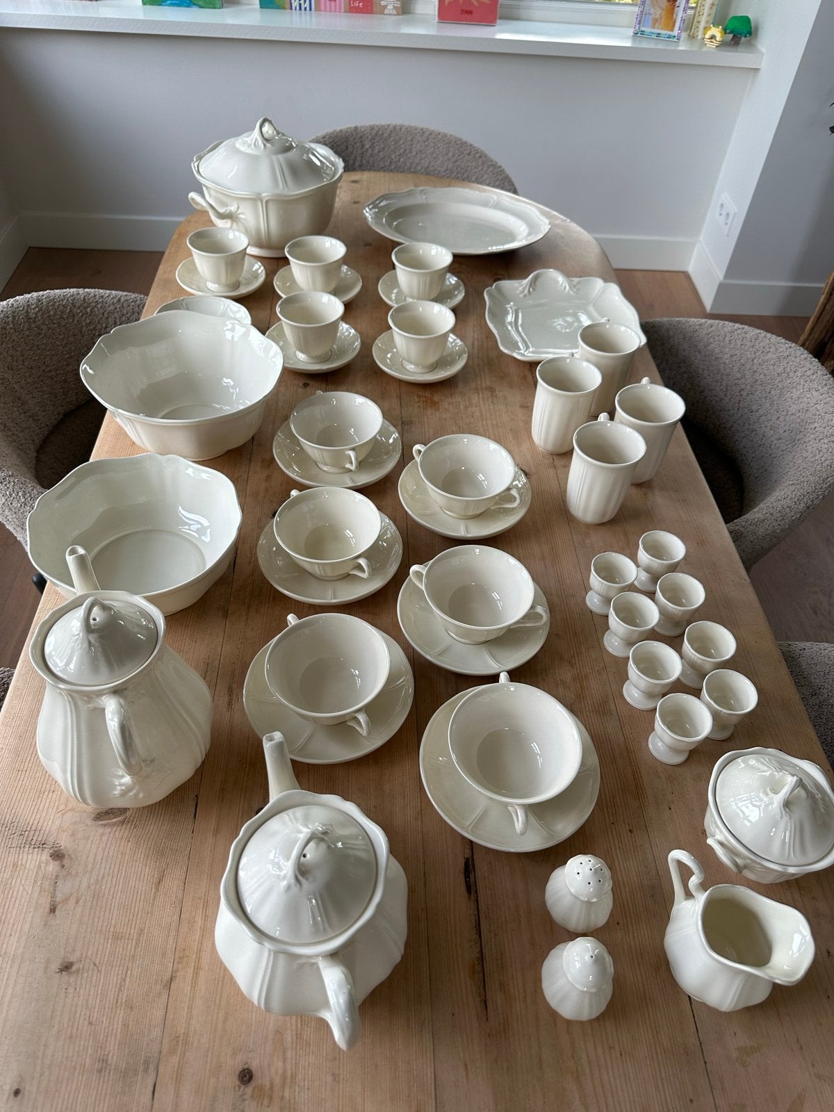 Grote hoeveelheid Wedgwood Queen's Plain Servies -nieuwstaat, Huis en Inrichting, Ophalen, Klassiek, Zo goed als nieuw, Compleet servies