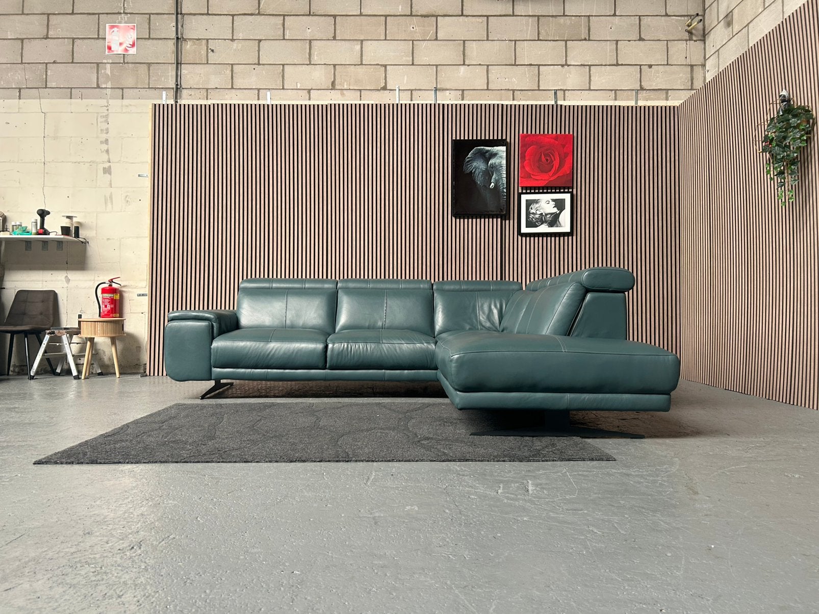 GRATIS LEVERING H&H Hoekbank Leer 285X235 GEREINIGD, Huis en Inrichting, 250 tot 300 cm, Direct leverbaar, Hoekbank, Leer