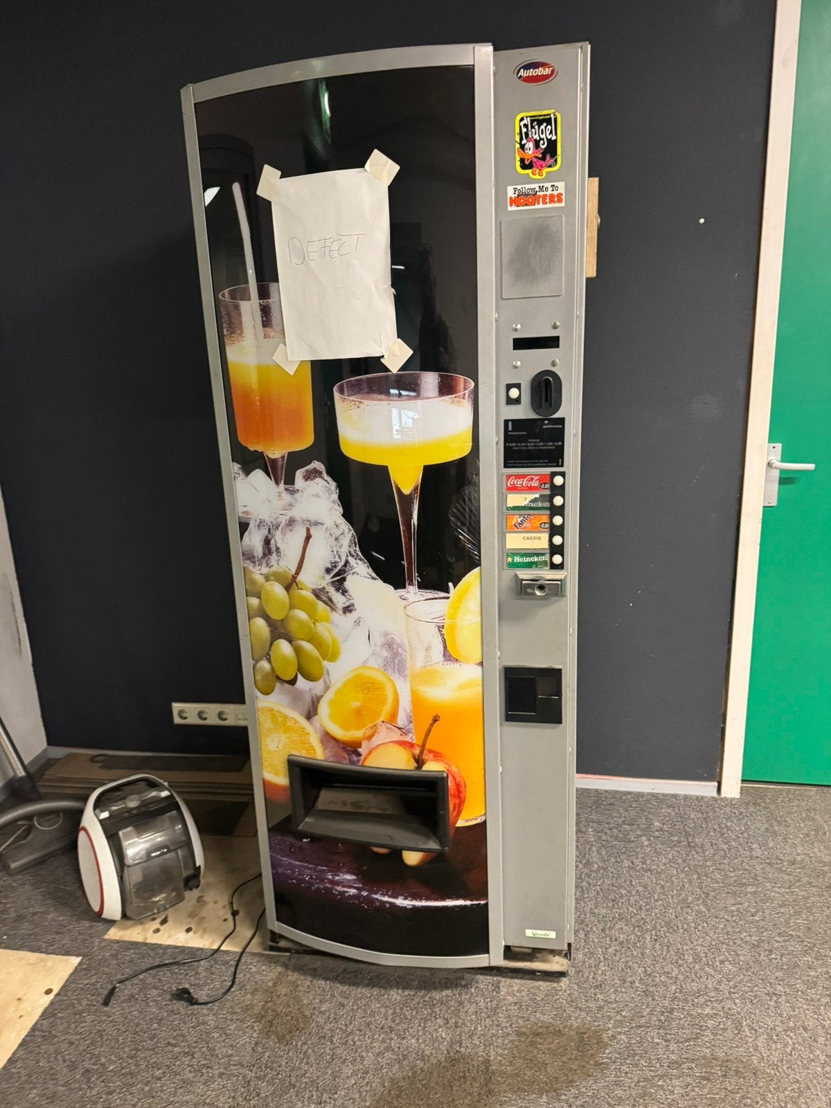 Blikjes automaat defect, 200 liter of meer, 60 cm of meer, Zonder vriesvak, Gebruikt