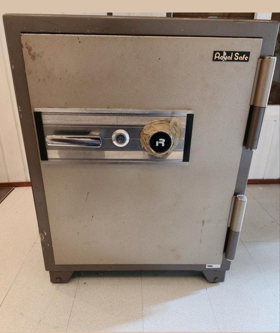 Royal Safe kluis met wieltjes – 4 sleutels, Huis en Inrichting, Brandblussers en Brandkasten, Ophalen, Gebruikt, Brandkast