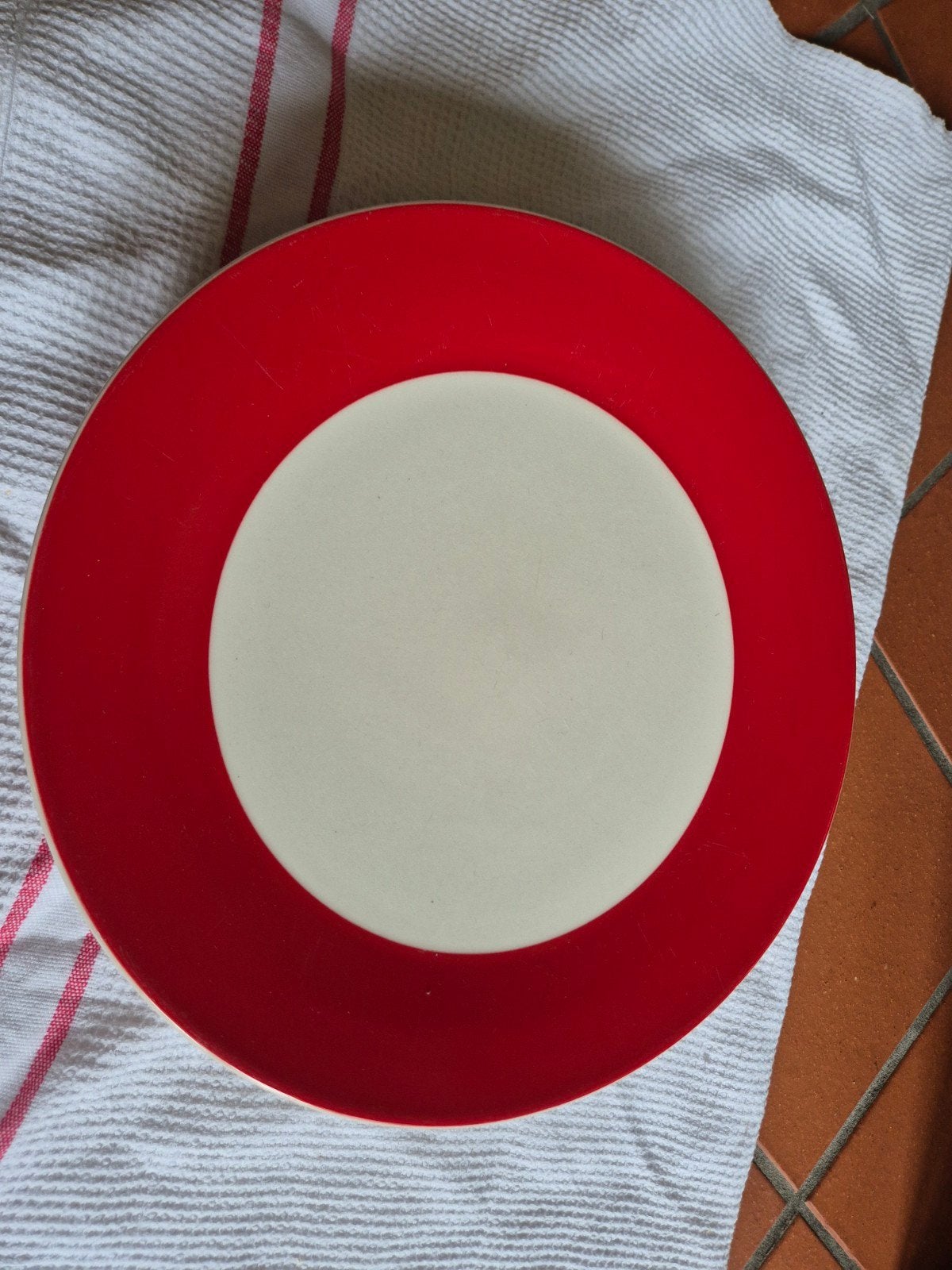 Vintage Hema borden rood/wit - 27 cm, Ophalen of Verzenden