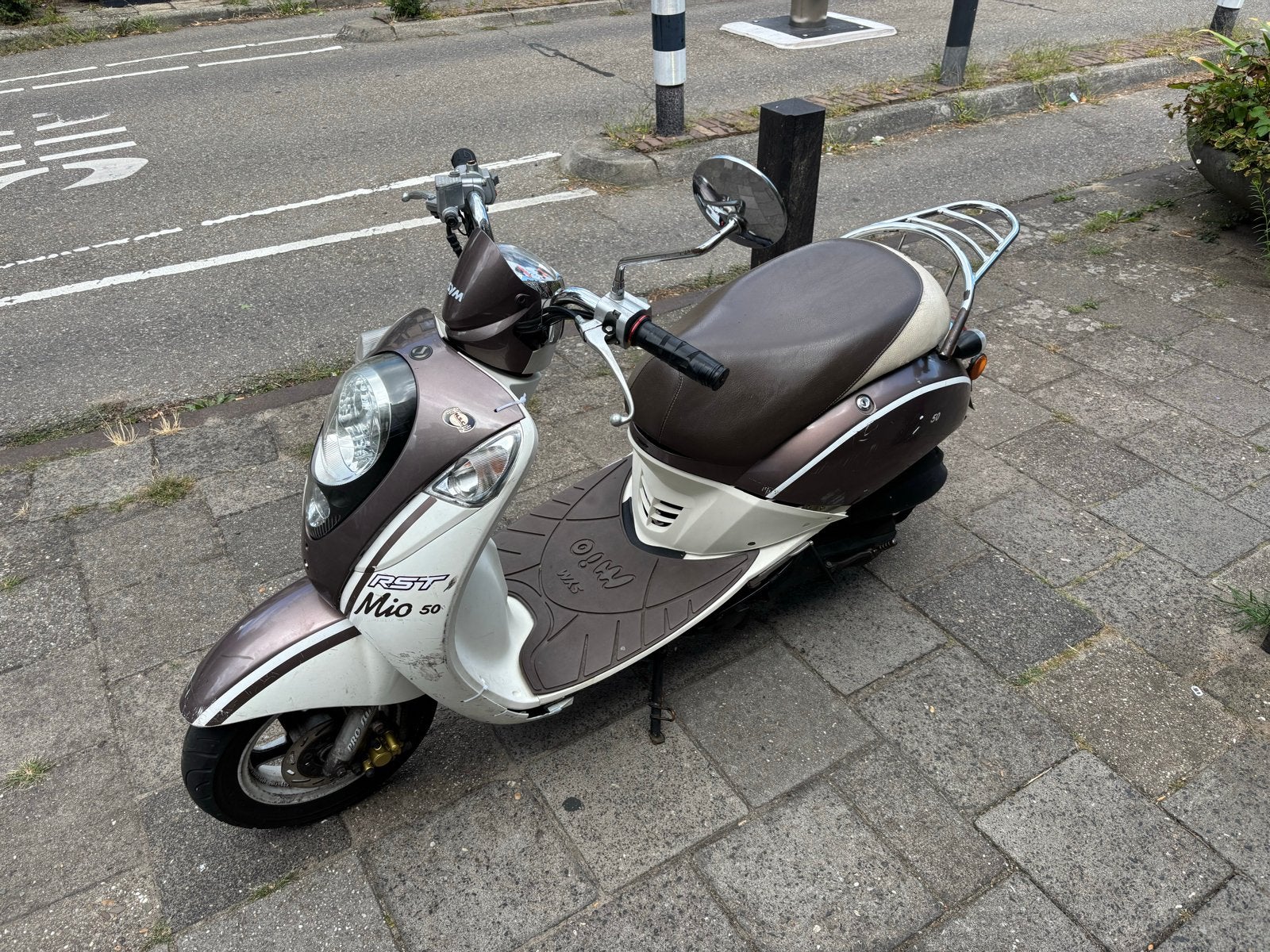 SYM Mio 50 brom Scooter - Bruin/Wit, Mio, Gebruikt, Maximaal 45 km/u, Ophalen of Verzenden