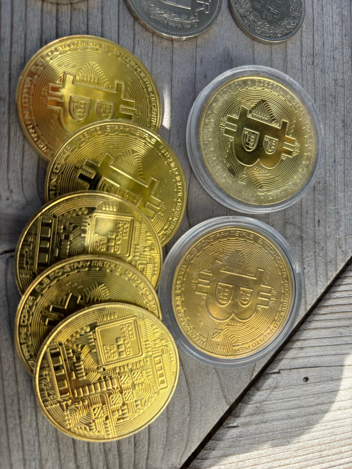 Diverse verzameling munten en Bitcoin replica's, Ophalen, Nederland en Buitenland, Munten