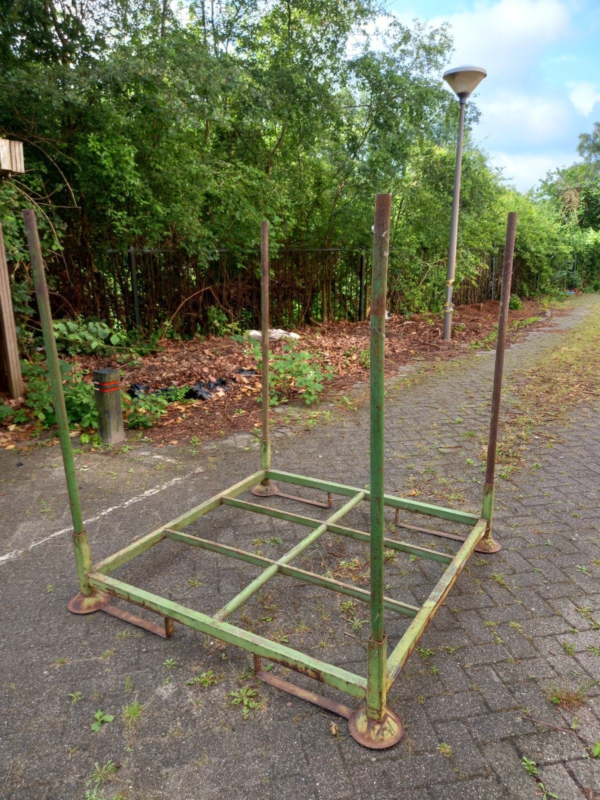 Aangeboden zeer degelijke bokken., Ophalen