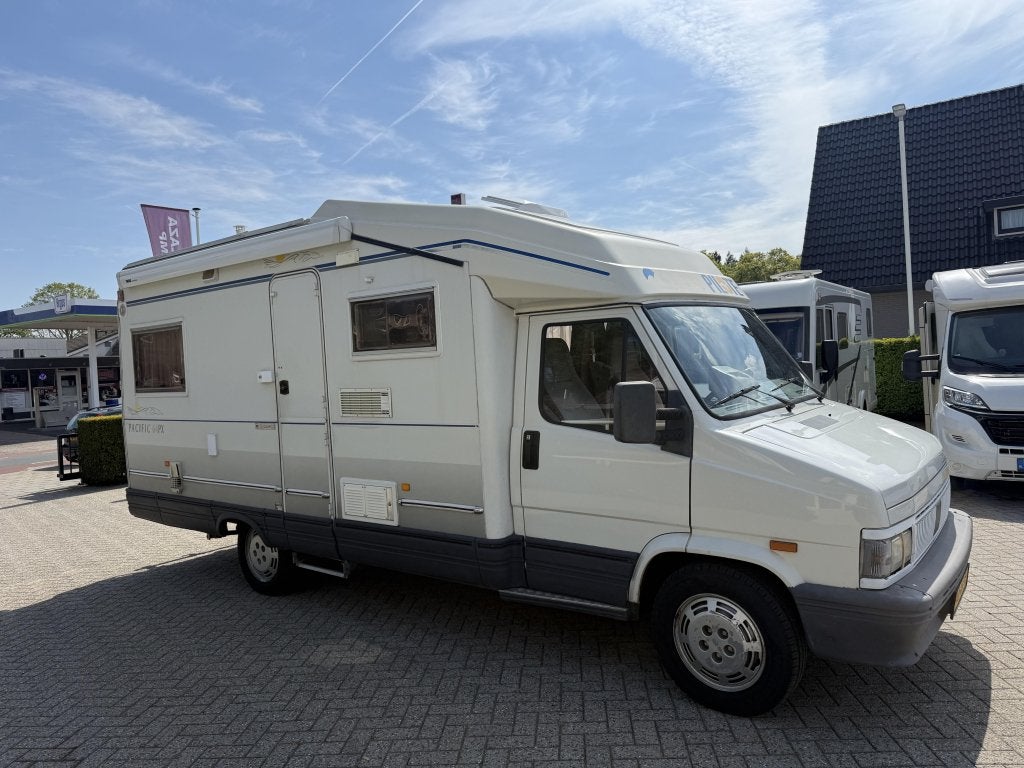 Pilote Pacific 65 PX Dwarsbed, treinzit, Caravans en Kamperen, Campers, Ringverwarming, Reservewiel, Fiat, Luifel