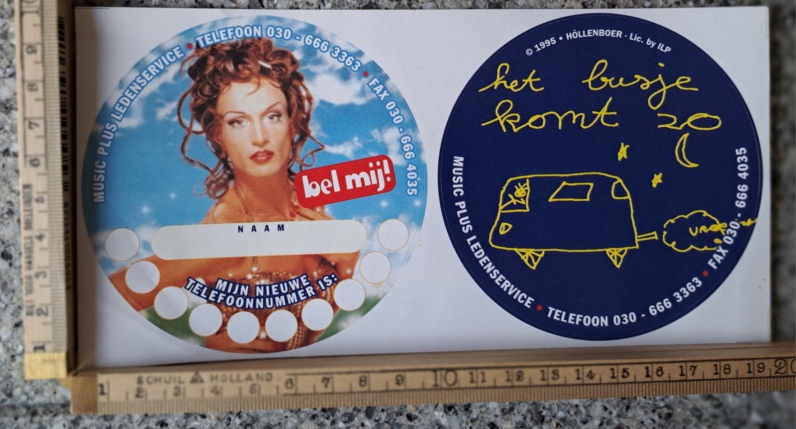 Vintage stickers Busje komt zo Holleboer Music plus leden, Ophalen of Verzenden, Zo goed als nieuw, Bedrijf of Vereniging