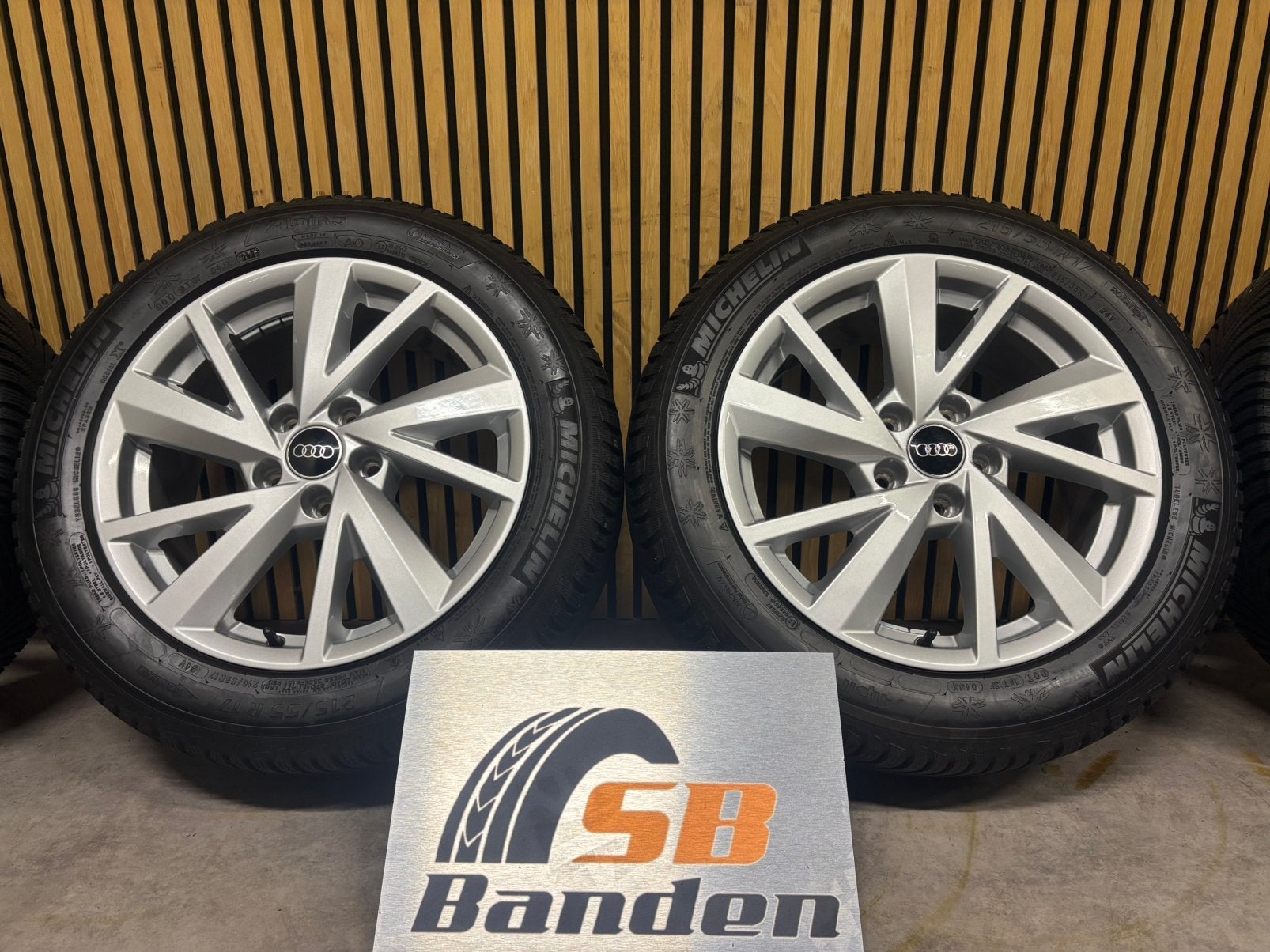 Audi Q2 Originele 17 inch velgen met winterbanden 7,5mm. 81A, Audi, Gebruikt, Banden en Velgen, 17 inch