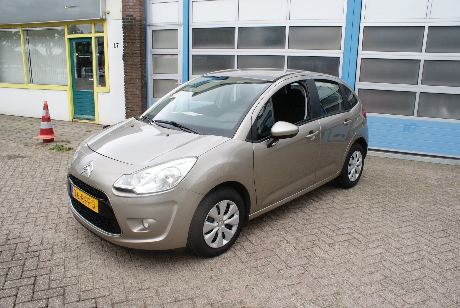 Citroen C3 1.4 Dynamique dis snaar vervangen bij 65159km, Voorwielaandrijving, 4 cilinders, Beige, Origineel Nederlands