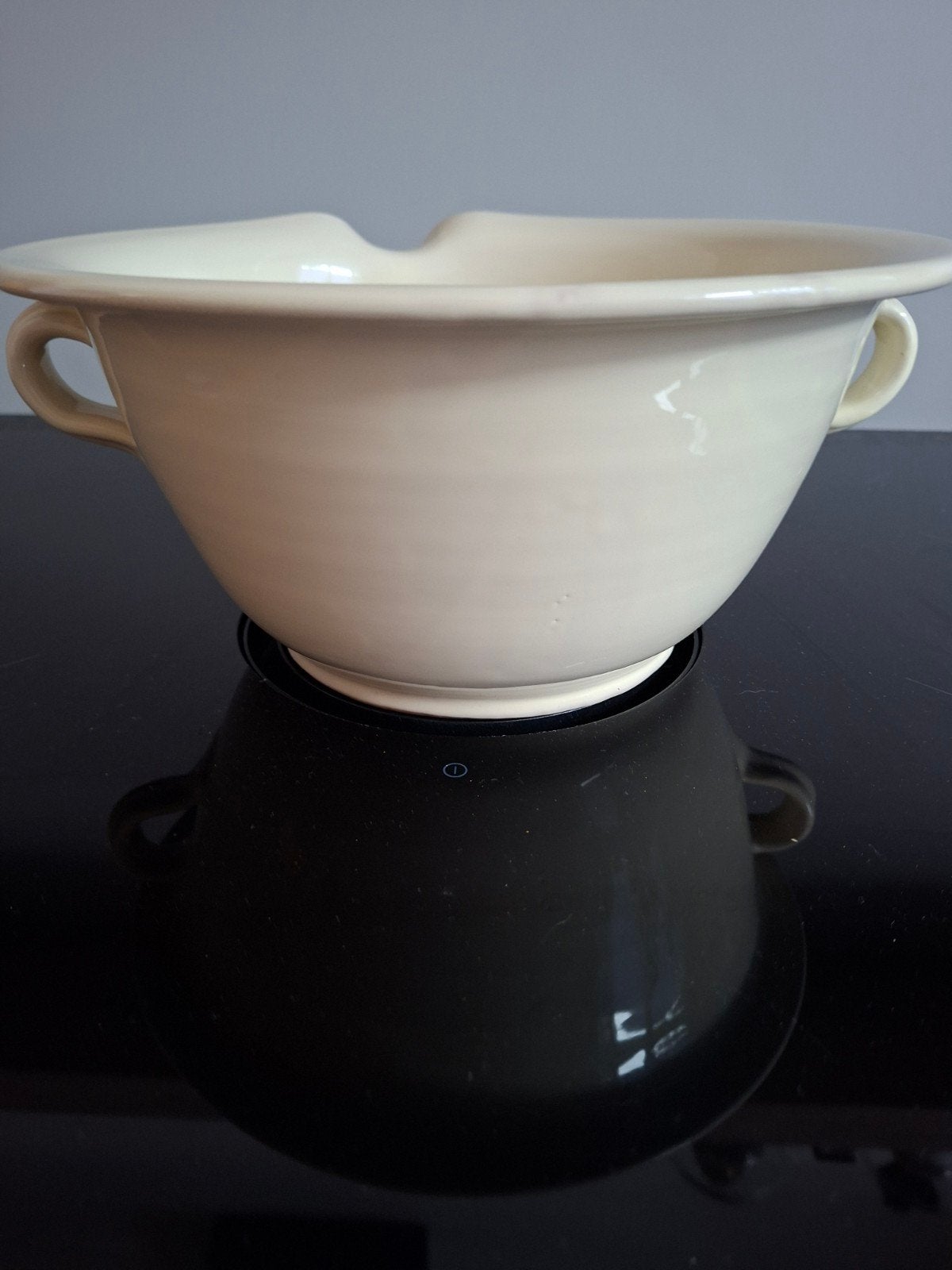 Vintage Crème Keramische Beslagkom met Tuit en Handvatten, Ophalen of Verzenden