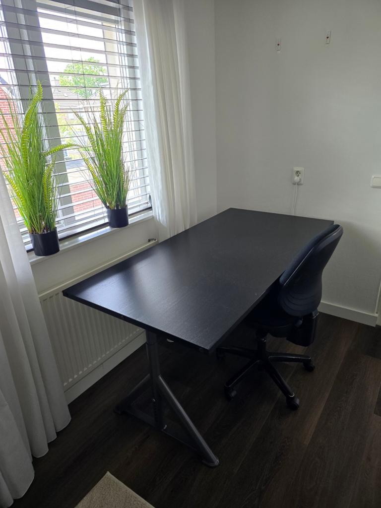 Bureau IKEA, Ophalen, Zwart, 160 cm, Schoolbureau