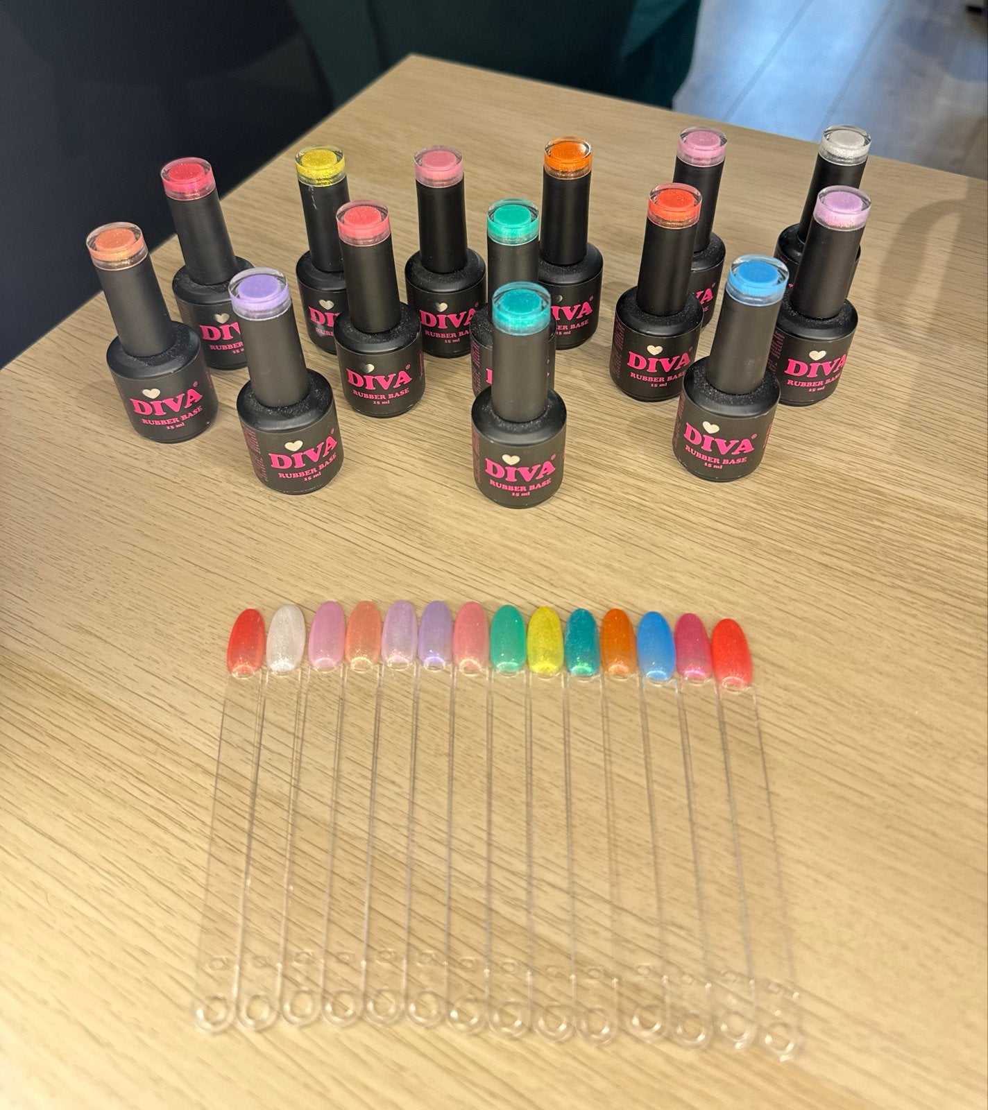 Diva Rubberbase Gellak - Complete Set met 15 kleuren, Sieraden, Tassen en Uiterlijk, Ophalen of Verzenden, Nieuw, Overige typen