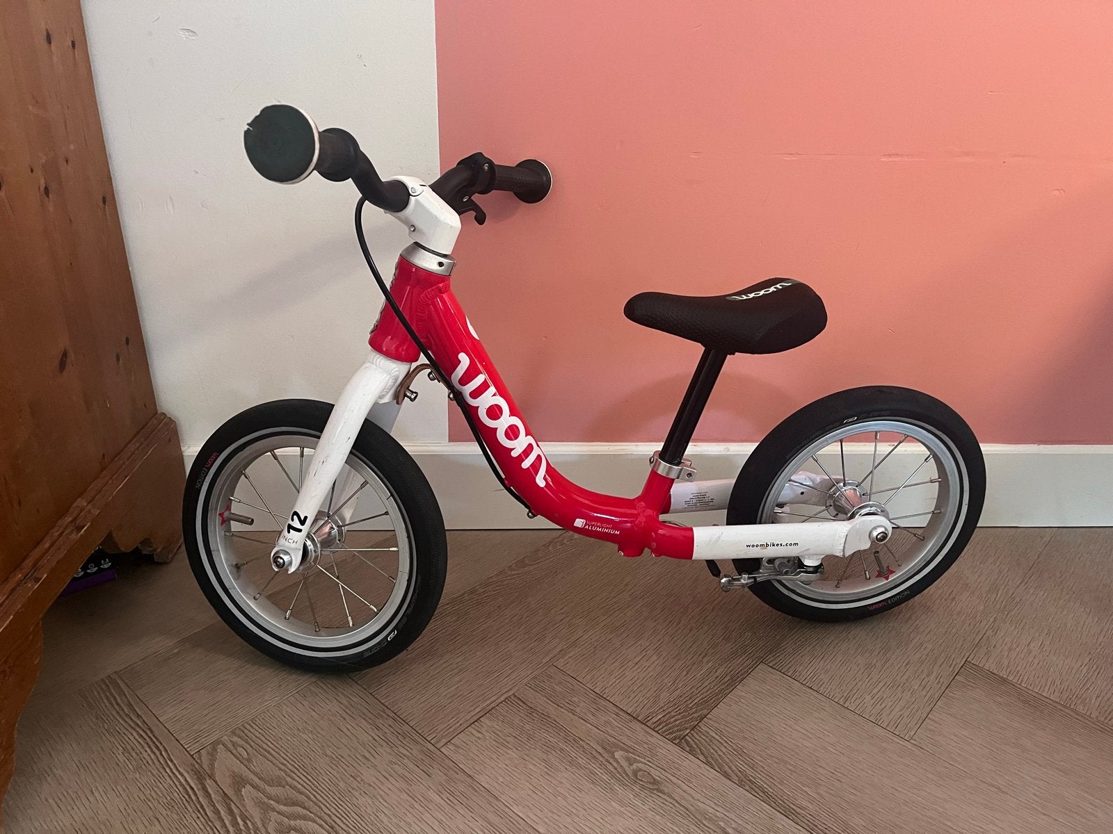 Woom loopfiets rood -uitstekende staat, Fietsen en Brommers, Fietsen | Kinderfietsjes, Ophalen, Zo goed als nieuw, Velgrem, Minder dan 16 inch