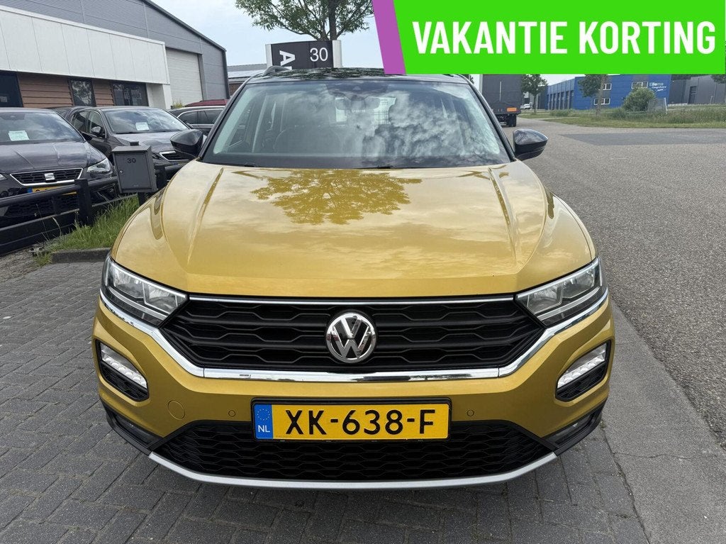 Volkswagen T-Roc 1.5 TSI Style LEER,NAVI,ADAPTIEVE CRUISE,TR, 4 cilinders, Bedrijf, 1500 kg, 16 km/l