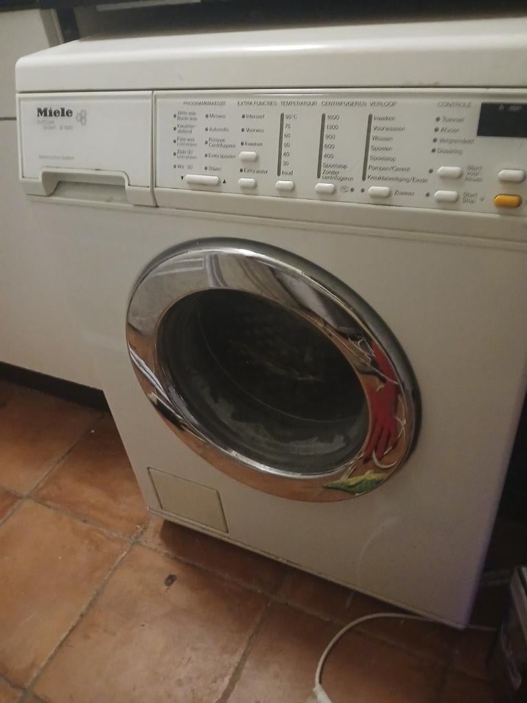 Miele wasmachine, Ophalen of Verzenden, 1200 tot 1600 toeren, 85 tot 90 cm