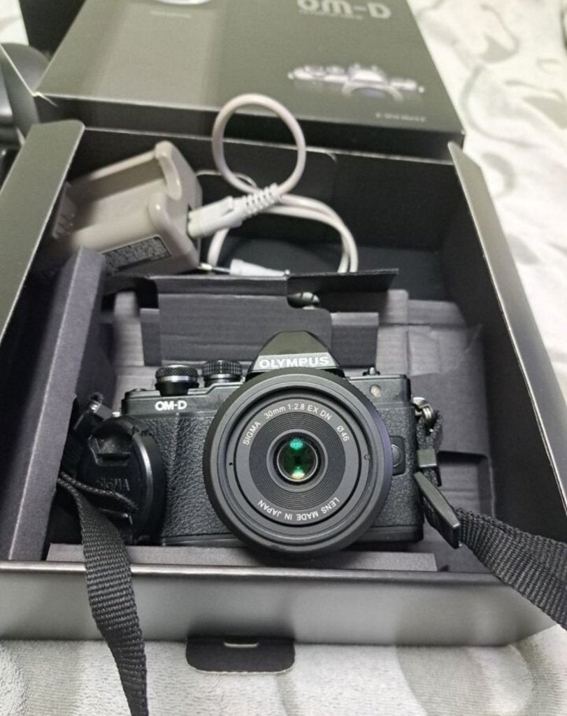 Olympus OM-D E-M10 Mark II Kit + Sigma 30mm, 16 megapixels, Ophalen of Verzenden, Zo goed als nieuw, Olympus