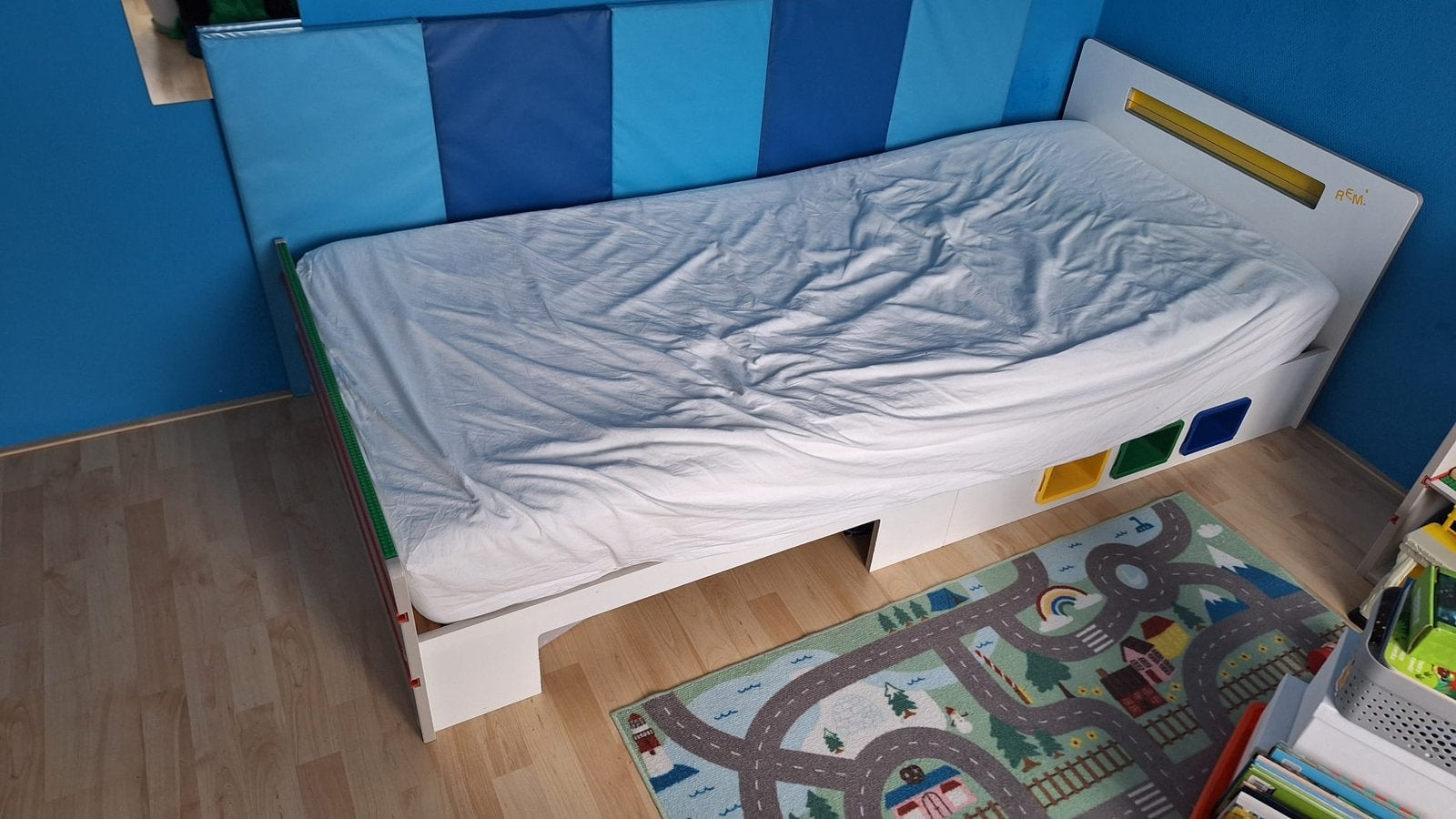 Kinderbed en Lego-speelplek, Ophalen, 85 tot 100 cm, Gebruikt, Lattenbodem