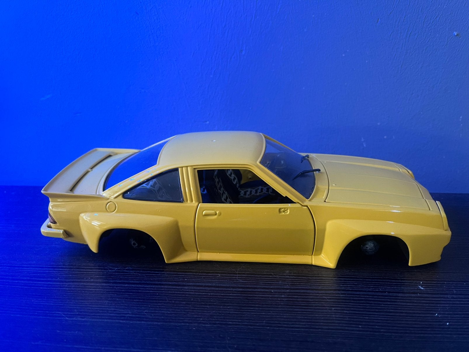 Opel manta i400 project, Hobby en Vrije tijd, Modelauto's | 1:18, Ophalen of Verzenden, Zo goed als nieuw, Overige merken