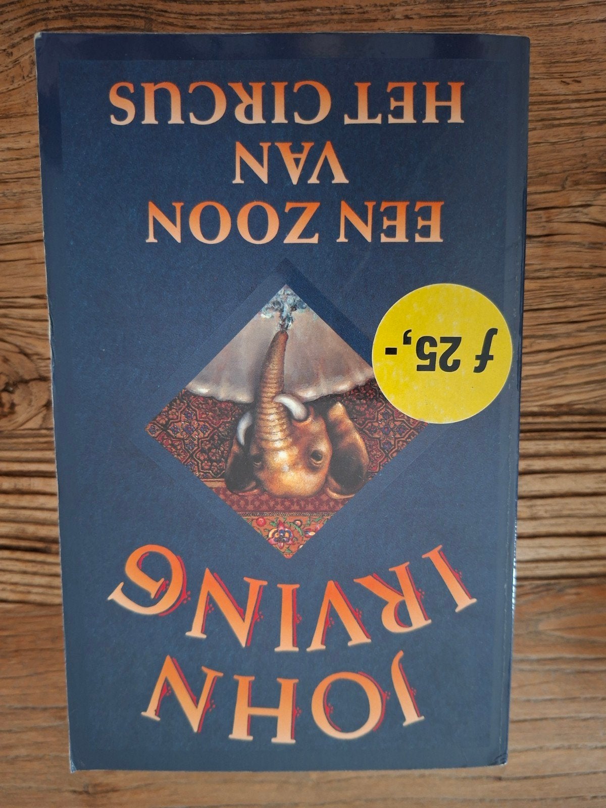 John Irving - Een zoon van het circus, Ophalen of Verzenden, Zo goed als nieuw, John Irving
