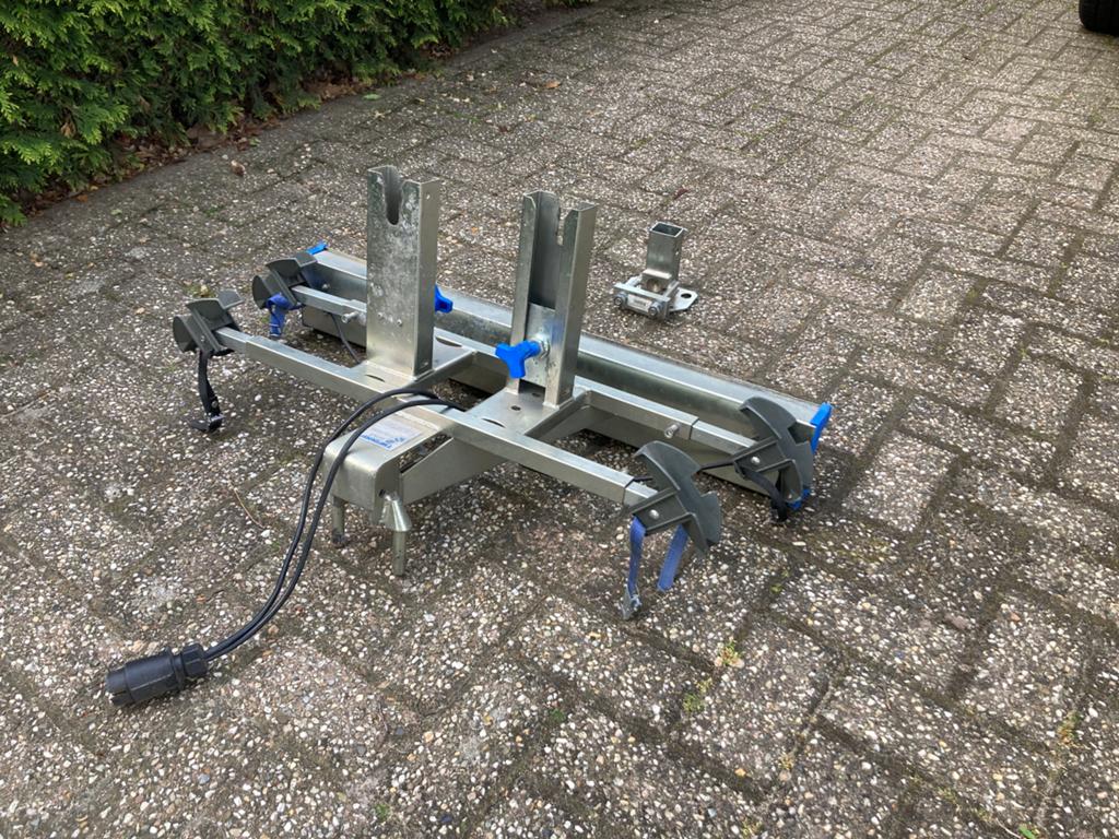 Twinny load oudere versie, voor rechte trappers, Auto diversen, Fietsendragers, Ophalen, 2 fietsen, Gebruikt, Trekhaakdrager