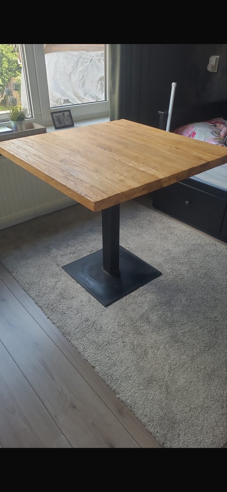 Massief eikenhouten vierkante tafel met metalen poot, Ophalen, Tot twee personen, 50 tot 100 cm, Zo goed als nieuw