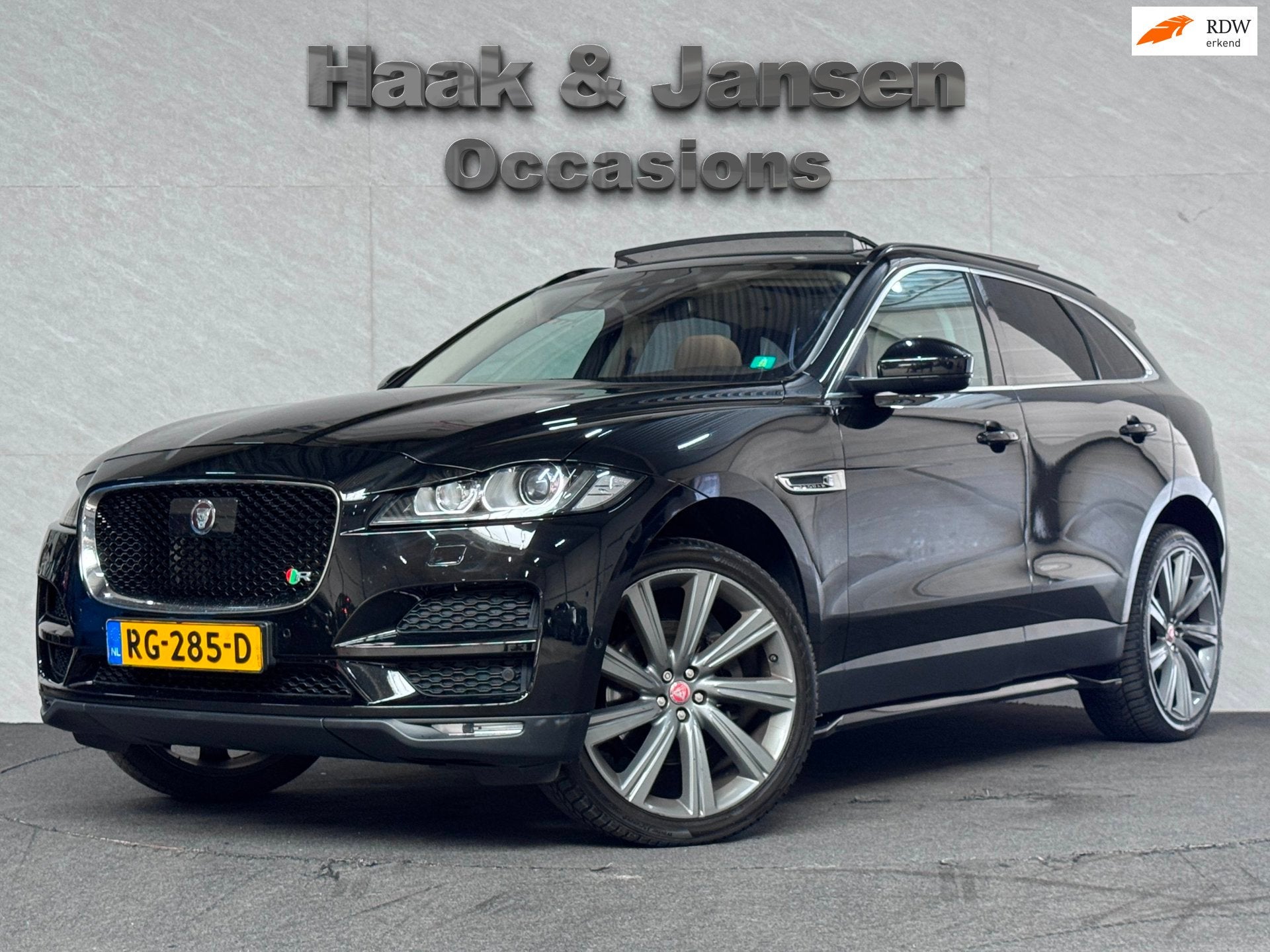 Jaguar F-PACE 2.0 Portfolio AWD 30t Meridian Panoramadak HUD, Auto's, Jaguar, Gebruikt, 4 cilinders, Zwart, Bedrijf