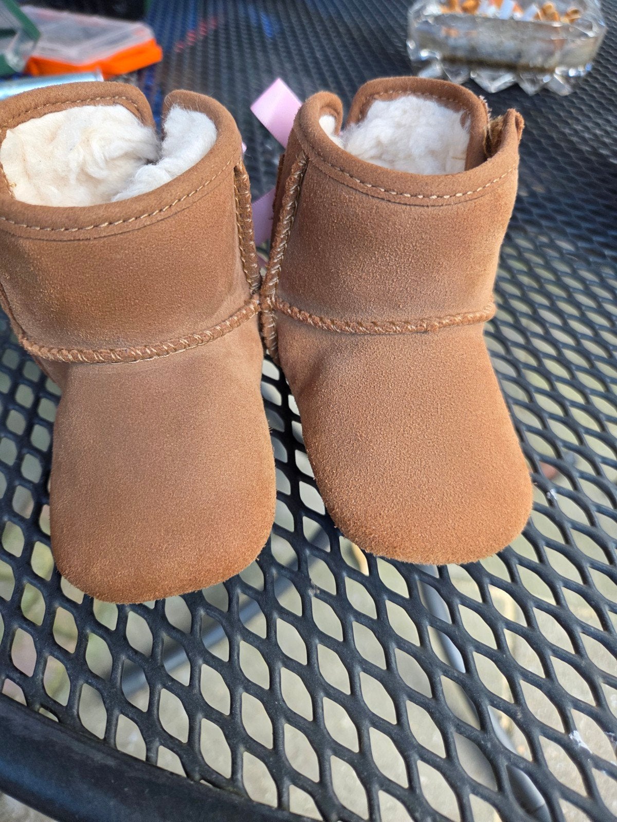 UGG baby laarsjes maat 16 - Zo goed als nieuw, UGG, Meisje, Ophalen of Verzenden, Laarzen