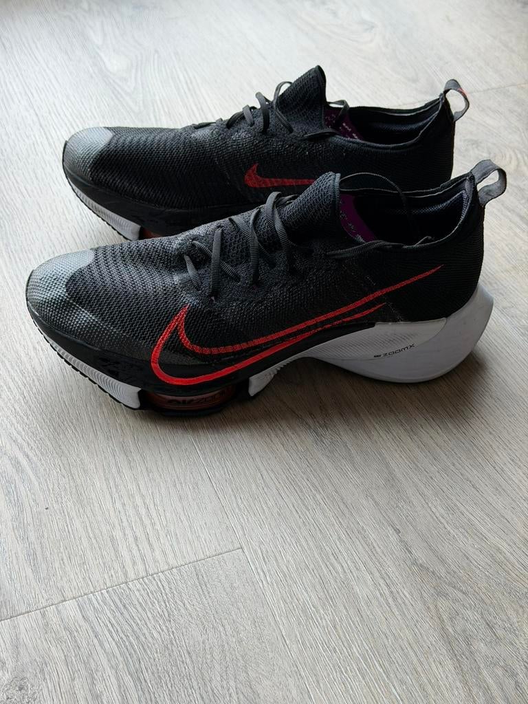 Nike Air Zoom Tempo Next% Flyknit zwart rood, Ophalen of Verzenden, Zo goed als nieuw, Sportschoenen, Zwart