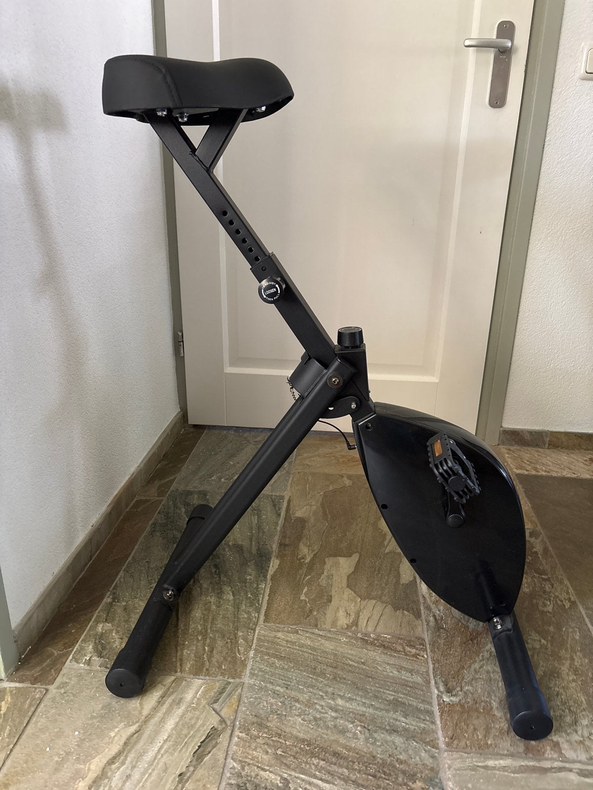 Deskbike - Werk je fit met deze compacte hometrainer!, Ophalen, Zo goed als nieuw, Metaal, Benen