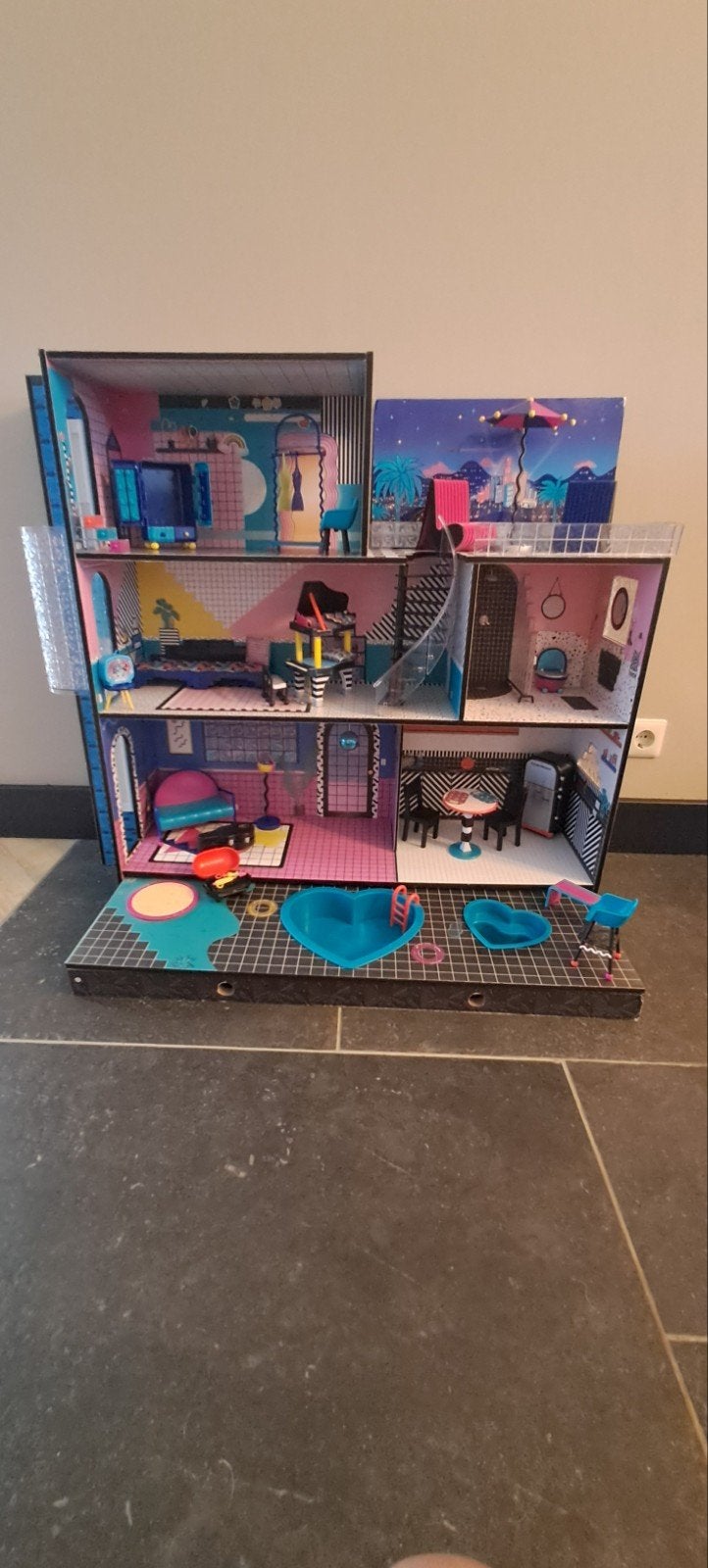 L.O.L. Surprise! OMG Huis - Compleet Ingericht, Ophalen, Zo goed als nieuw, Poppenhuis