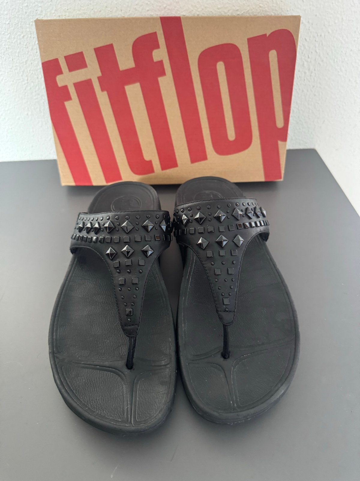Fitflop slippers maat 39 met studs, Ophalen of Verzenden, Gedragen, Zwart, Slippers