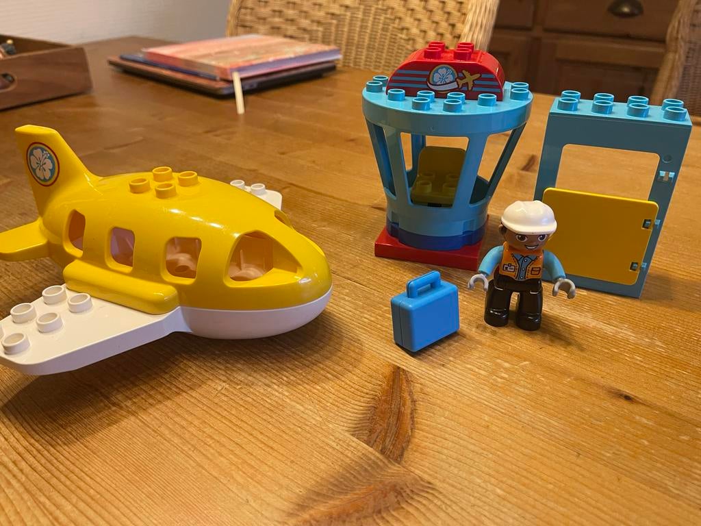 Duplo Vliegtuig met verkeerstoren en figuur, Ophalen of Verzenden, Gebruikt, Complete set, Duplo