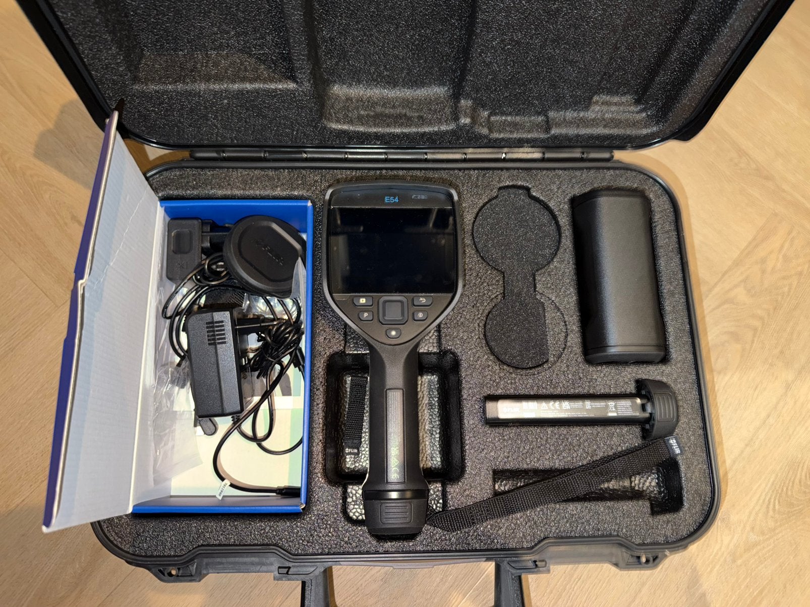 Flir E54 Thermografische camera, Ophalen of Verzenden, Zo goed als nieuw, Overige typen