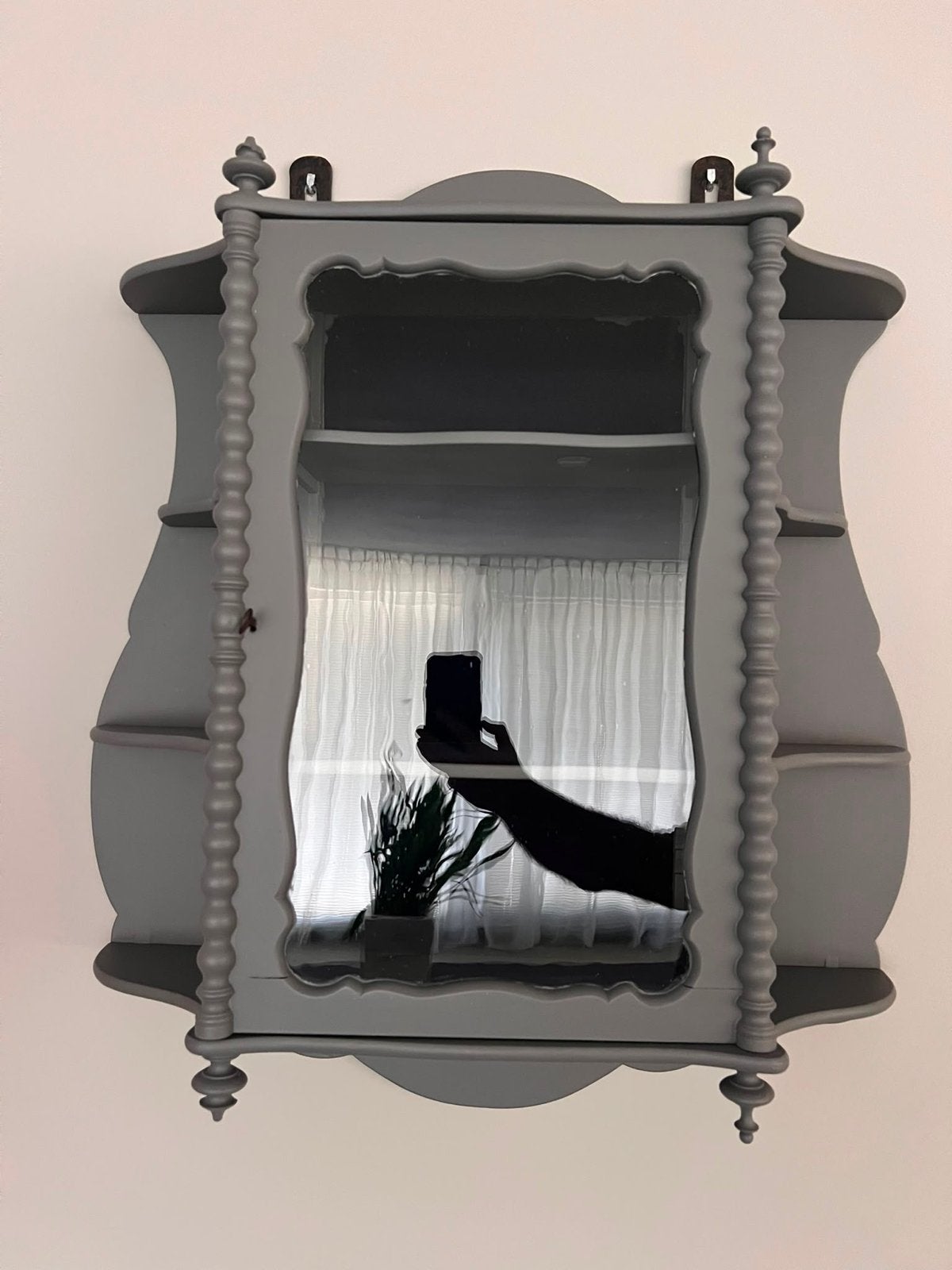 Donkergrijze vitrinekast 75x90x25 cm, Ophalen, Gebruikt, 50 tot 100 cm, Minder dan 100 cm