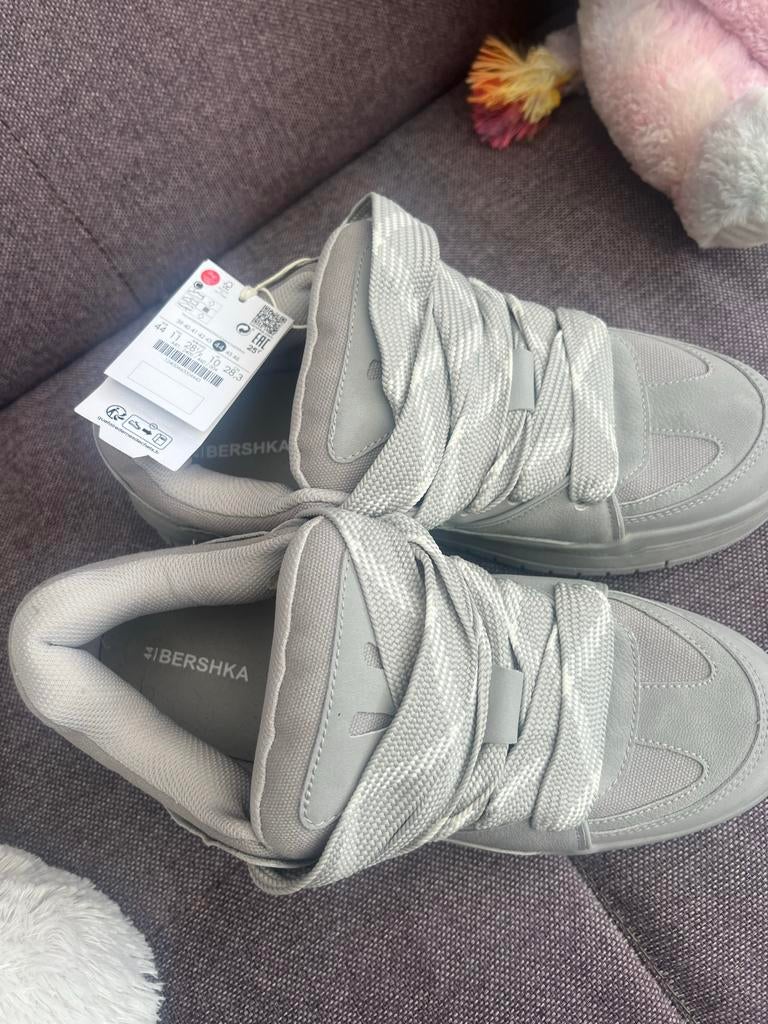 Bershka Sneakers Maat 44 Nieuw met kaartjes, Ophalen of Verzenden, Nieuw, Grijs, Sneakers of Gympen