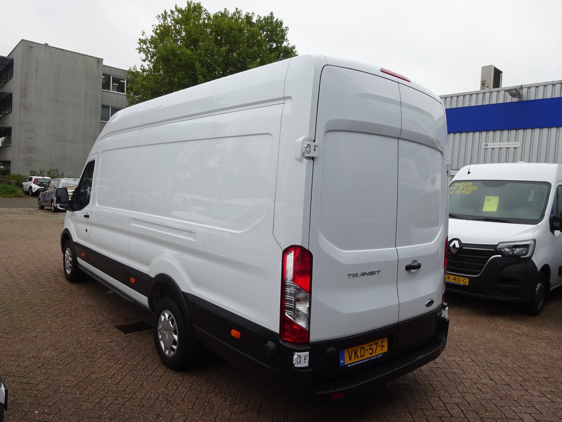 Ford Transit 350 2.0 TDCI L4H3 Trend RWD AIRCO 3 ZITPLAATSEN, Auto's, 13 km/l, Dealer onderhouden, 4 cilinders, Wit