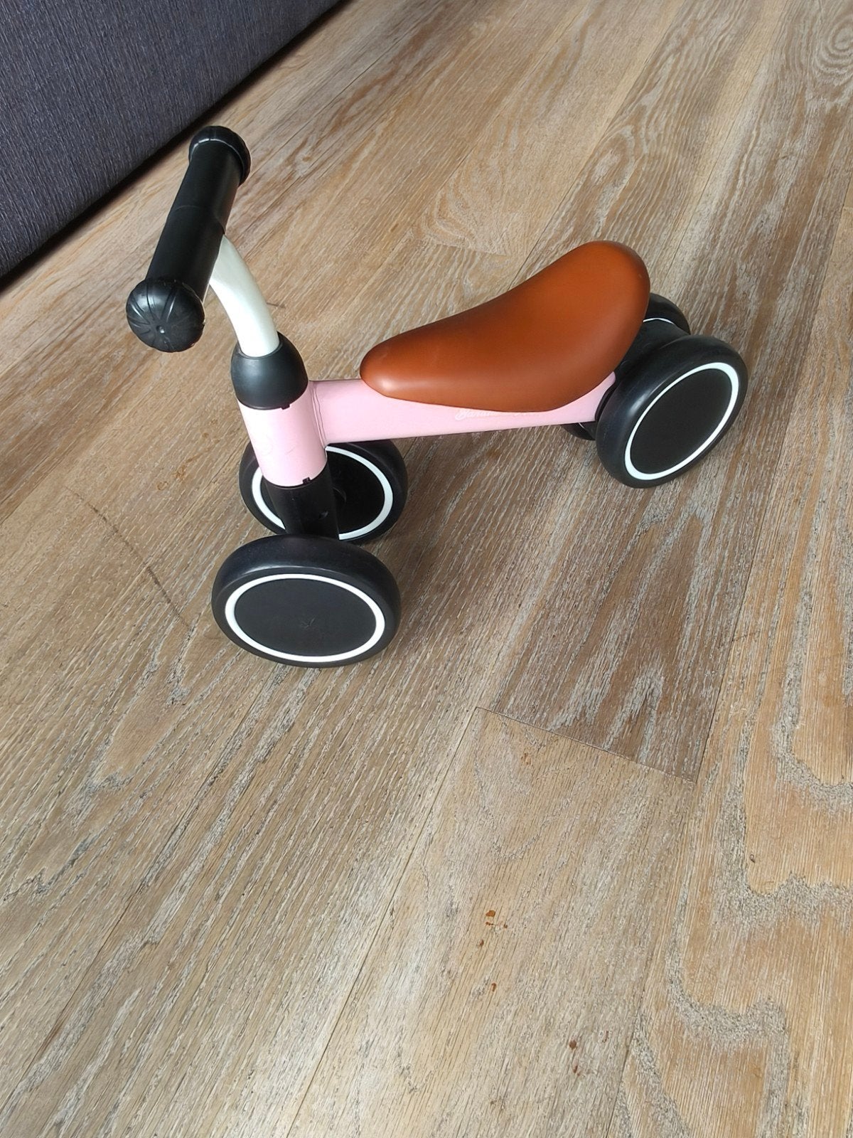 Roze loopfietsje voor baby's en peuters, Ophalen, Zo goed als nieuw, Loopfiets