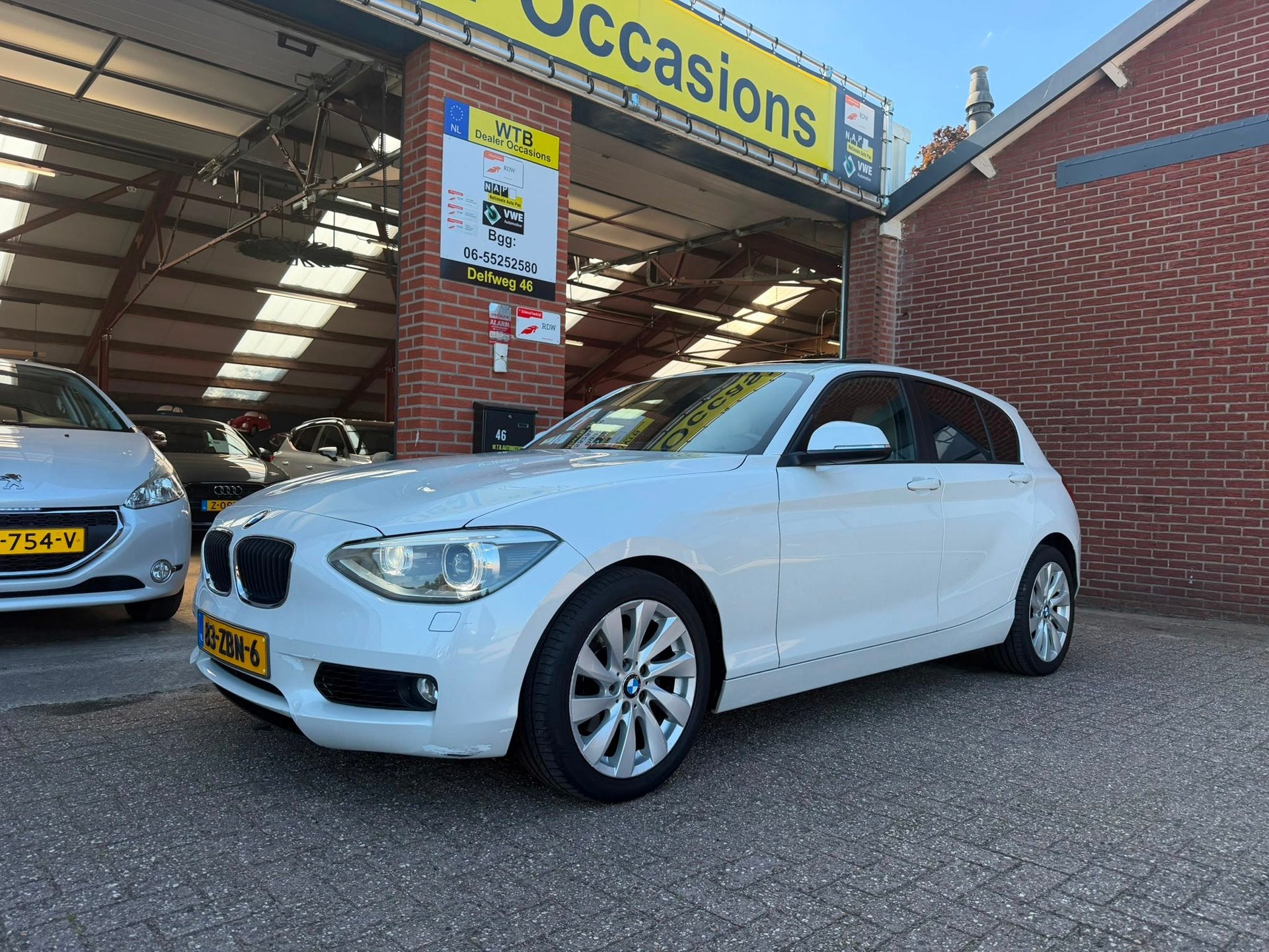 BMW 1-serie 118i LIMITED Edition Autom., Navi, Leder, S-dak, Auto's, BMW, Euro 5, Achterwielaandrijving, Gebruikt, 4 cilinders