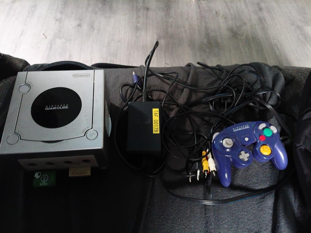 Nintendo GameCube Console met Controller en Kabels, Ophalen of Verzenden, Gebruikt, Zilver, Met 1 controller