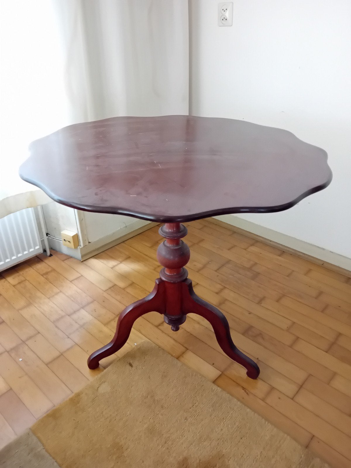 Antieke mahoniehouten bijzettafel met driepoot, Ophalen