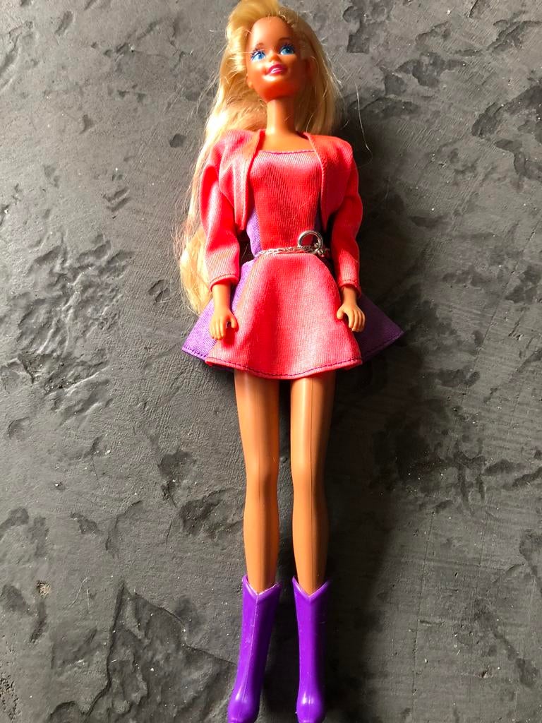 Vintage barbie mattel1966/1976 in genuwine outfit, Verzamelen, Poppen, Ophalen of Verzenden, Zo goed als nieuw, Fashion Doll