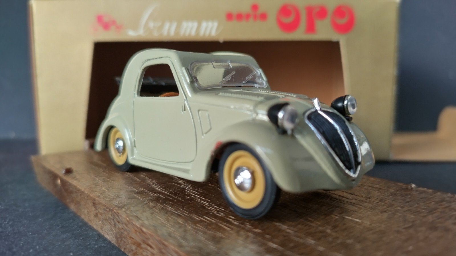 Fiat Topolino 1:43 Brumm Pol, Hobby en Vrije tijd, Overige merken, Auto, Verzenden, .