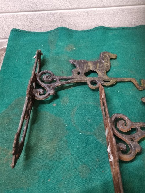 muurhaak hanger met hond twee stuks, Huis en Inrichting, Woonaccessoires | Wanddecoraties, Ophalen of Verzenden, 'T Olde Gre-j